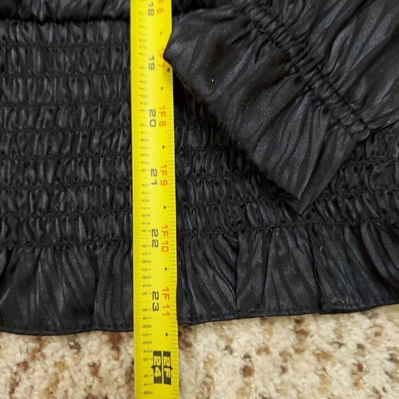 NEW Women's Long Sleeve Blouse Black Zebra Satin Size Medium - Picture 9 of 11